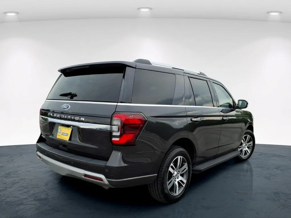 Used 2024 Gray Ford Limited image 8