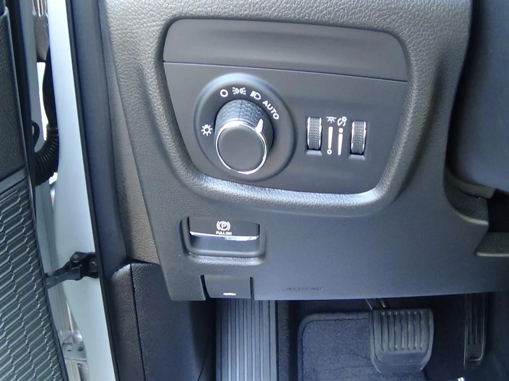 Used 2023 Bright White Clear Coat (pw7) Jeep 4xe image 23