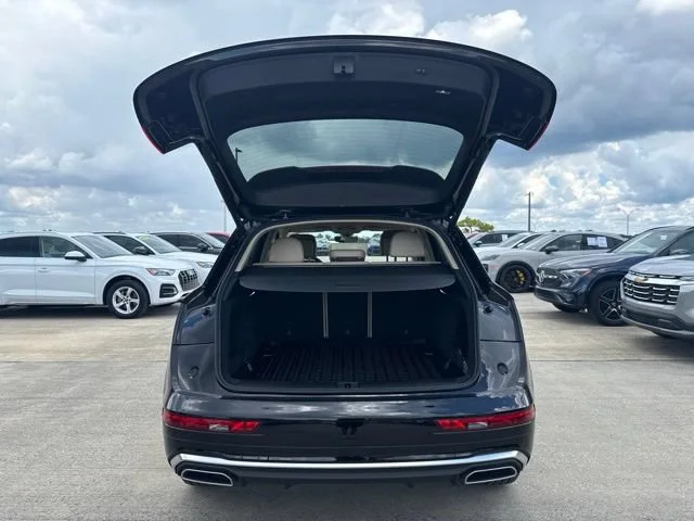 Used 2023 Black Metallic Audi S line Premium image 9