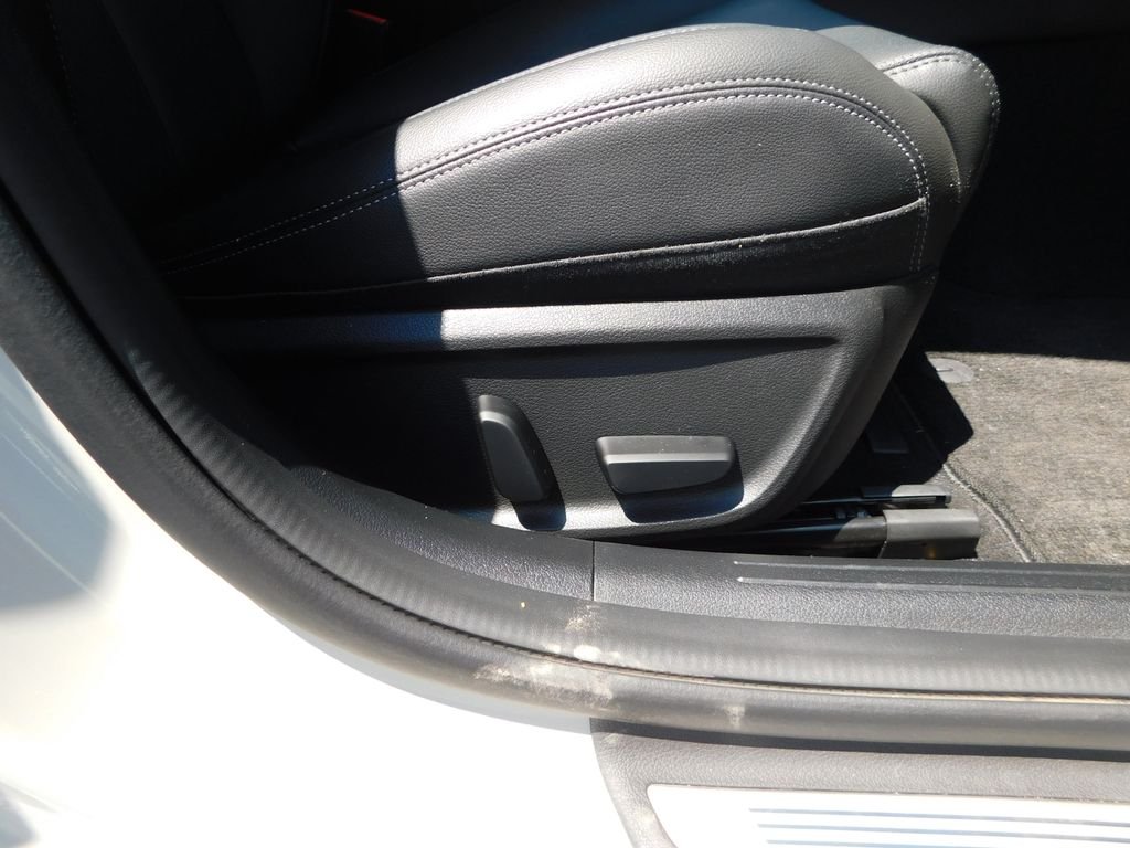 Used 2025 Gray Genesis 2.5T image 17