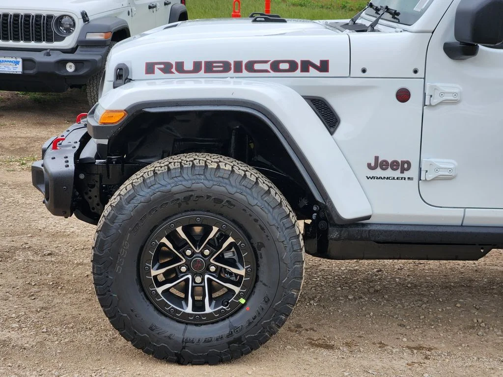 New 2026 Bright White Clear-Coat Exterior Paint Jeep Rubicon X image 6