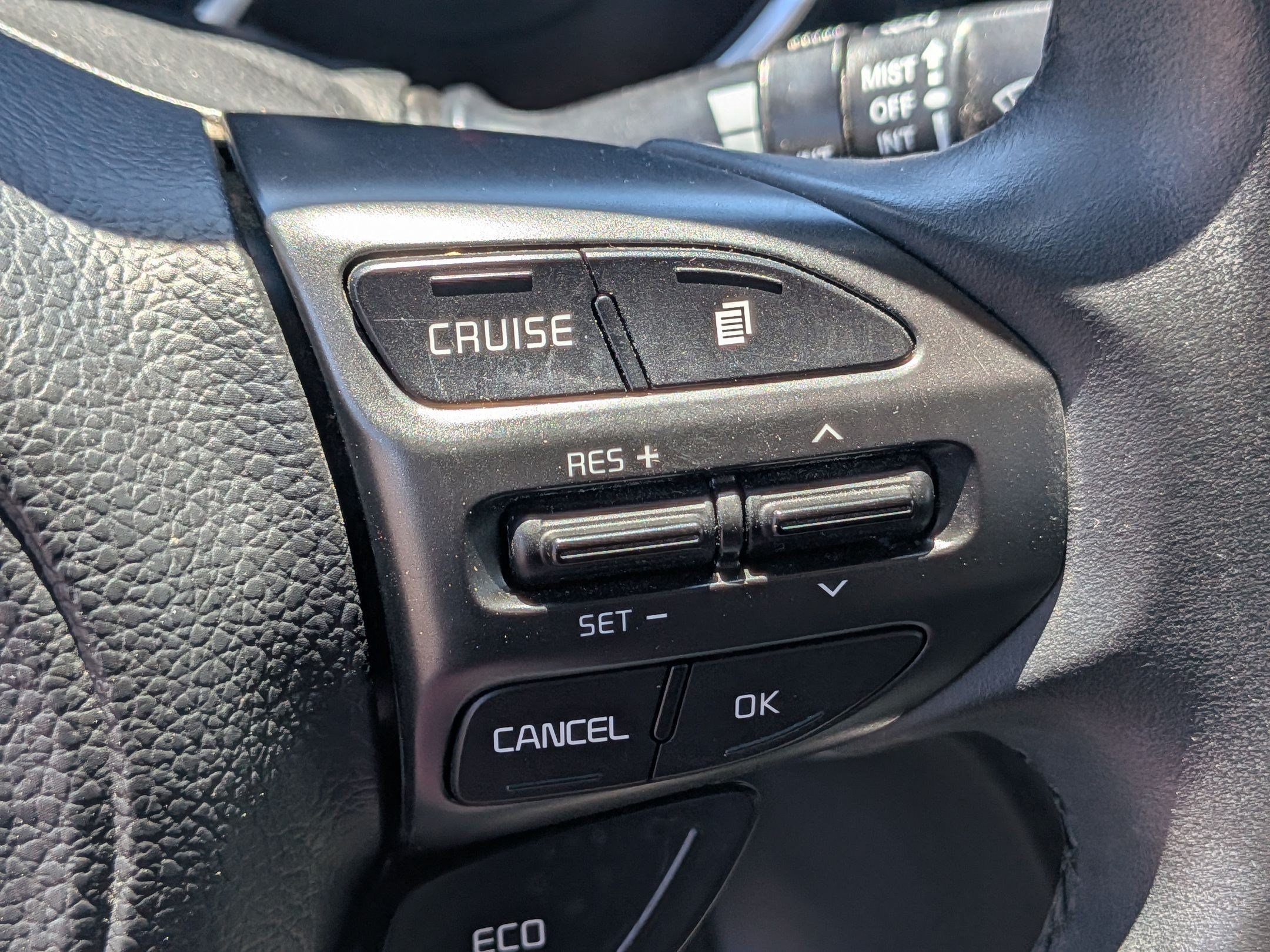 Used 2014 Snow White Pearl Kia EX image 17