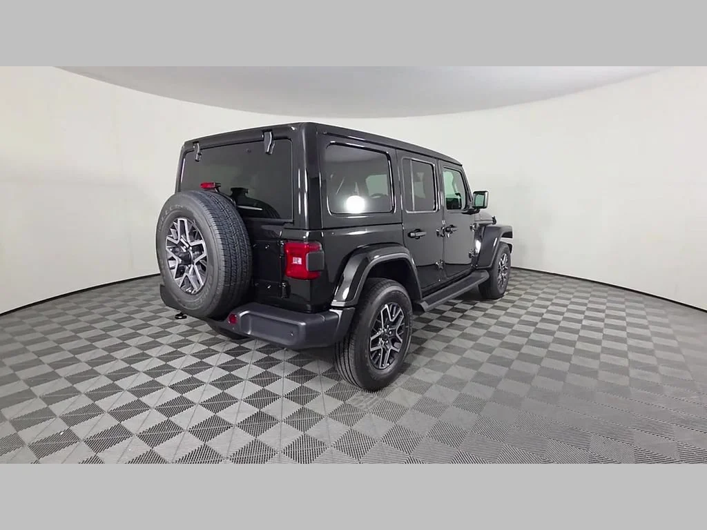New 2026 Black Clear-Coat Exterior Paint Jeep Sahara image 26