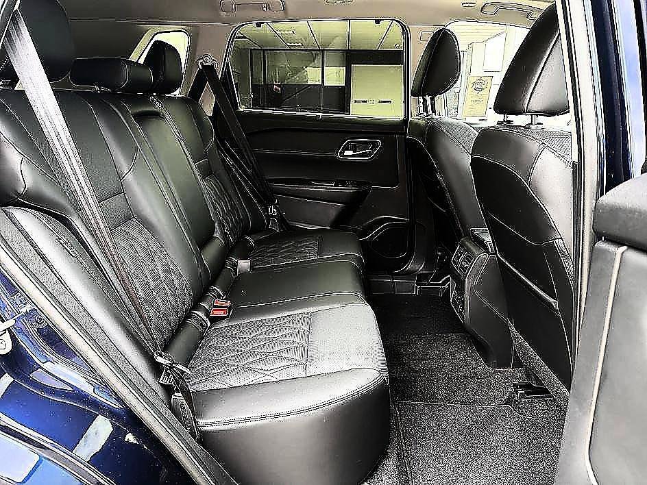 Certified Used 2026 Deep Ocean Blue Pearl Nissan Platinum image 22