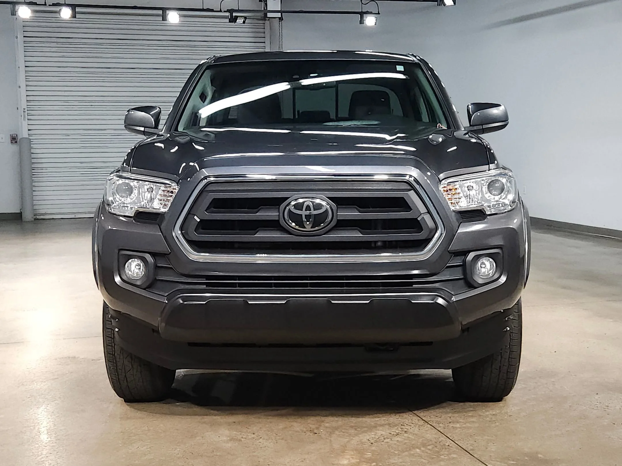 Used 2021 Toyota Tacoma SR5 with VIN 5TFAZ5CN3MX106258 for sale in Little Rock