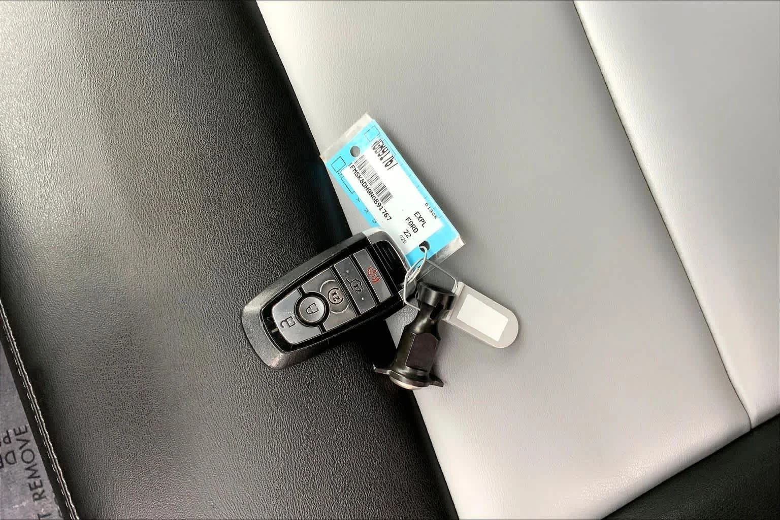 Certified Used 2022 Agate Black Ford XLT image 15