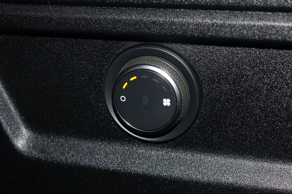 Used 2022 Silver Land Rover XS Edition image 49