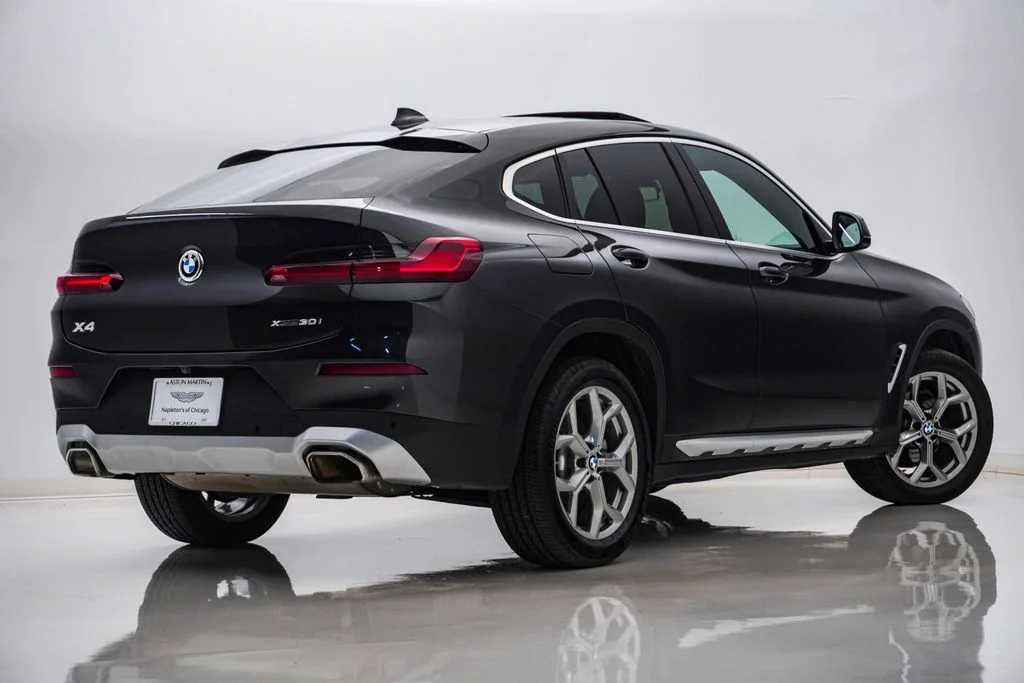 Used 2023 Dark Graphite BMW xDrive30i image 9