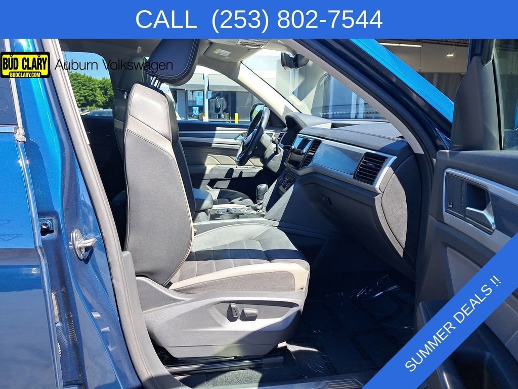Used 2023  Volkswagen 3.6L V6 SEL Premium R-Line image 16