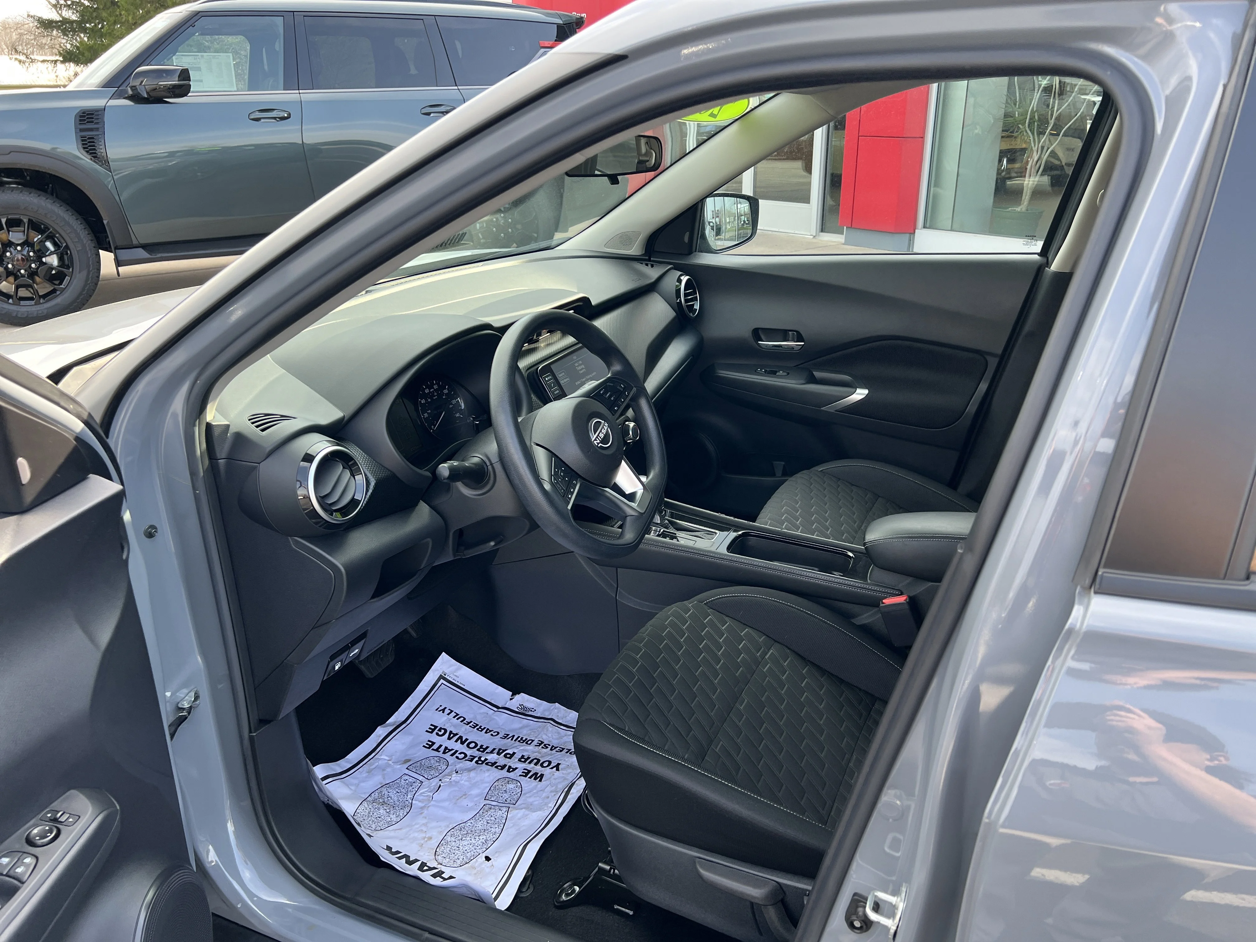 Used 2023 Boulder Gray Pearl Nissan SV image 3