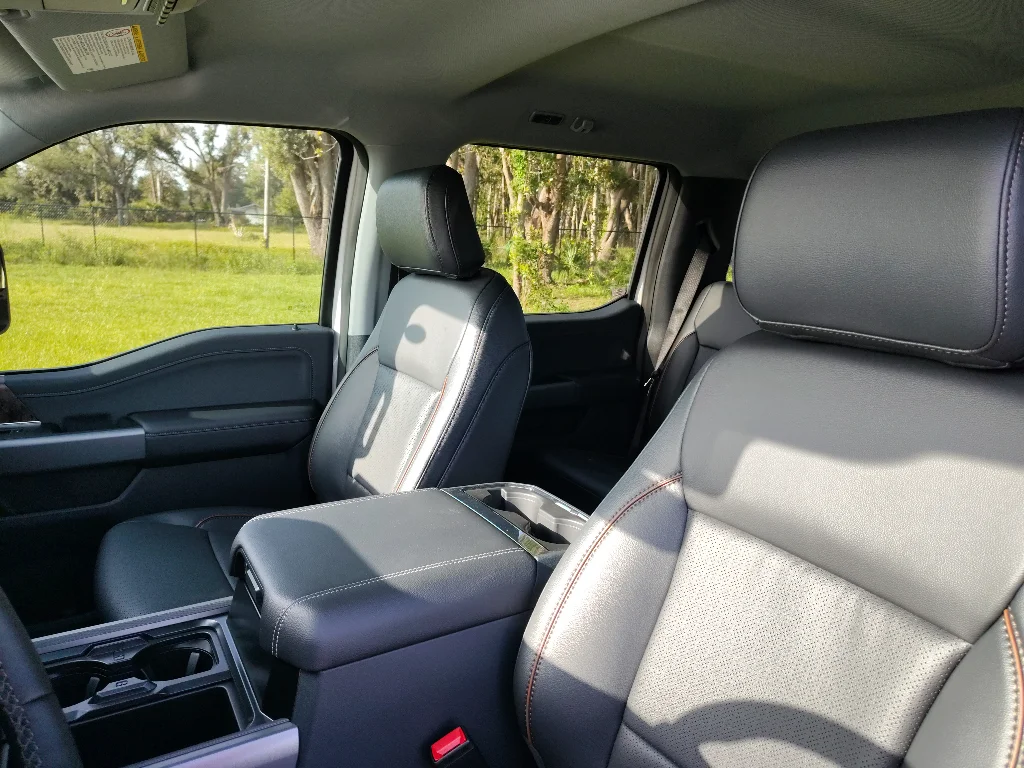 New 2026 Star White Metallic Tri-Coat Ford F-350® Lariat® image 19
