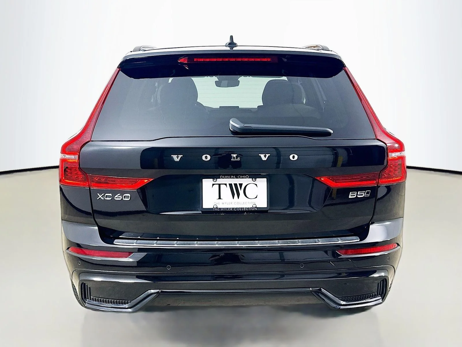 2026 Volvo XC60 Plus - Photo 6