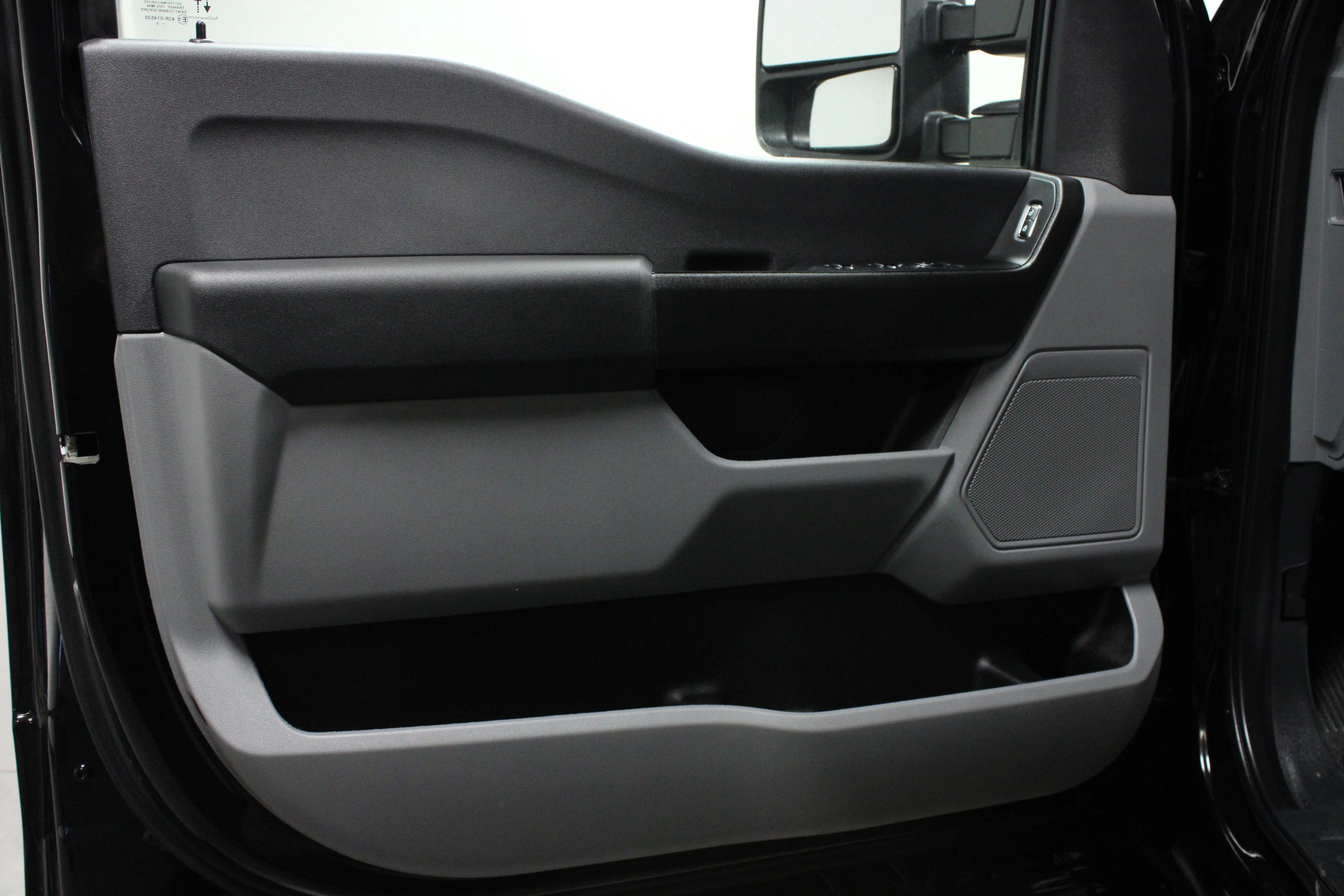 Used 2024 Black Metallic Ford XL image 8