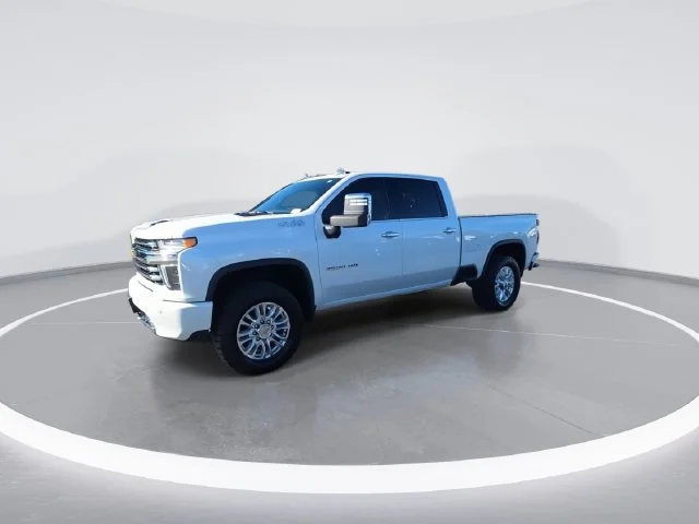 Used 2023 Beige Chevrolet High Country image 4