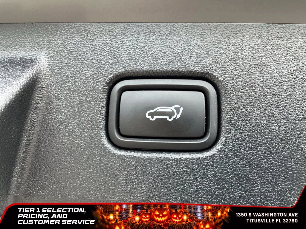 Used 2024 Gray Hyundai SEL image 21
