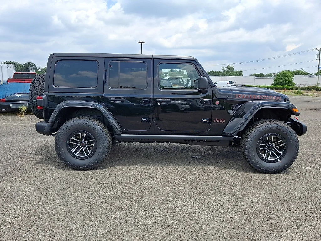 New 2026 Black Clear-Coat Exterior Paint Jeep Rubicon image 9