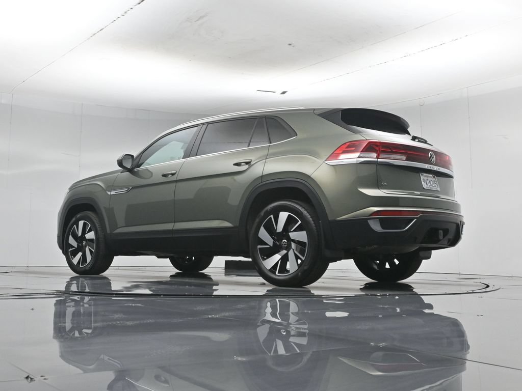 Used 2026 Green Volkswagen SE w/Technology image 54