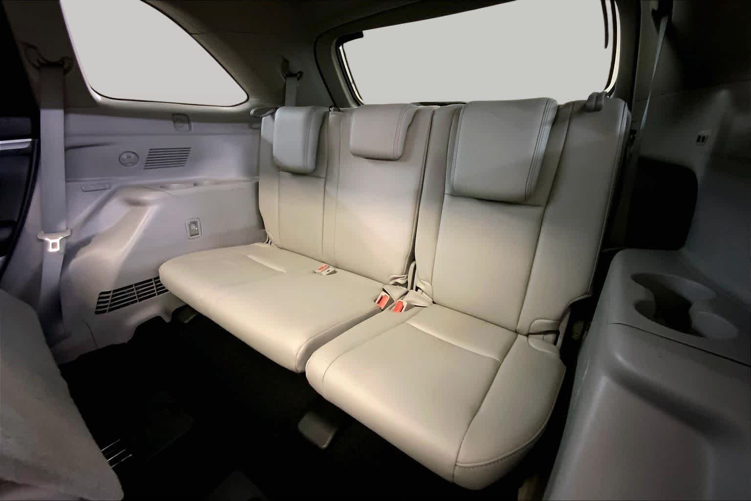 Used 2017 Blizzard Pearl Toyota Limited Platinum image 19