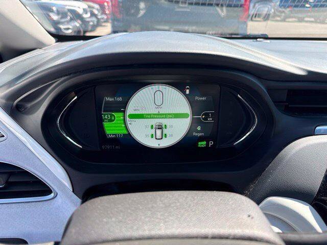 Used 2017 White Chevrolet LT image 4