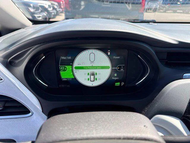 Used 2017 White Chevrolet LT image 4