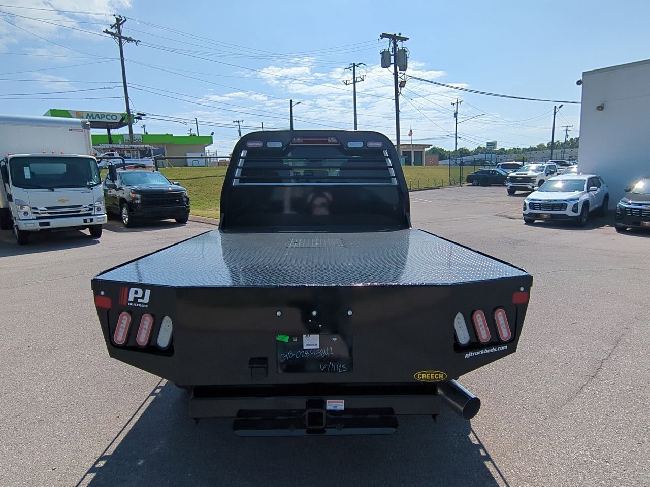 New 2025 Summit White Chevrolet WT image 7