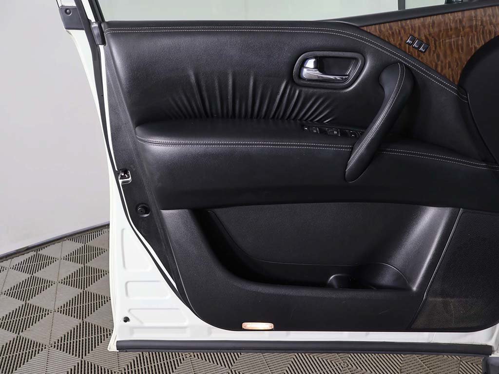 Used 2019 White Nissan SL image 23