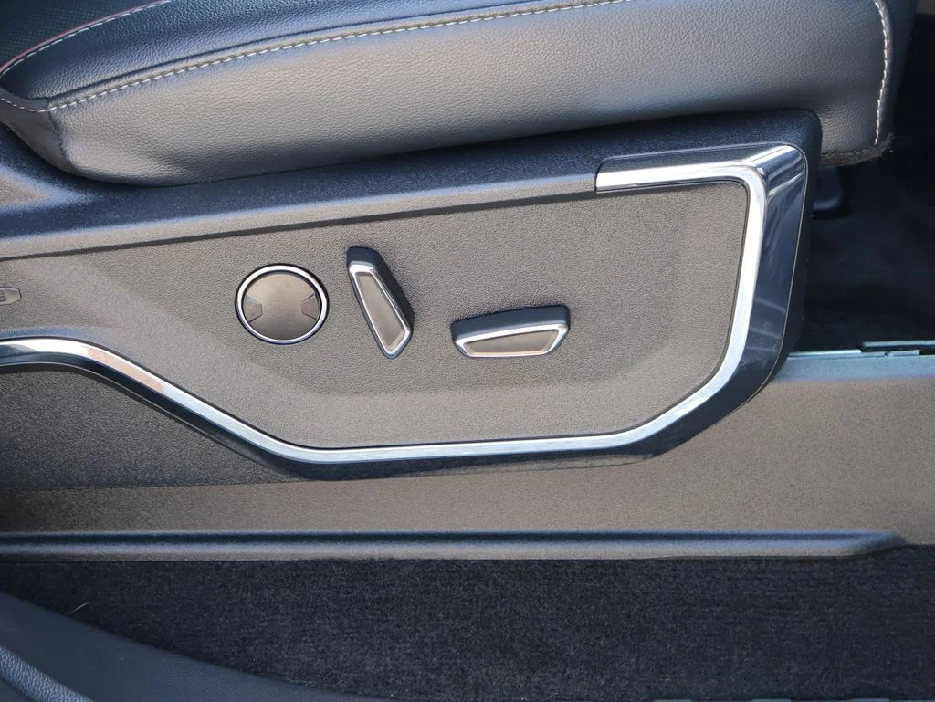 Used 2022 Silver Ford Lariat image 9