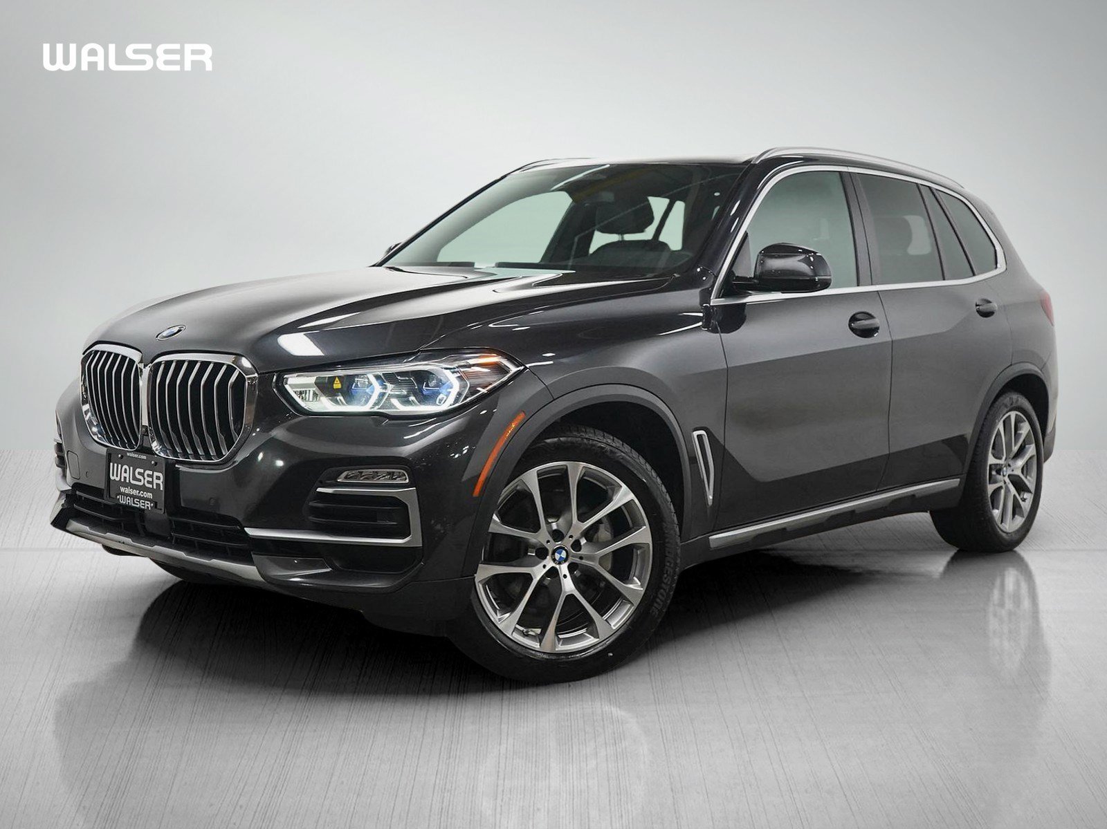 Used 2020 Black BMW xDrive40i image 1