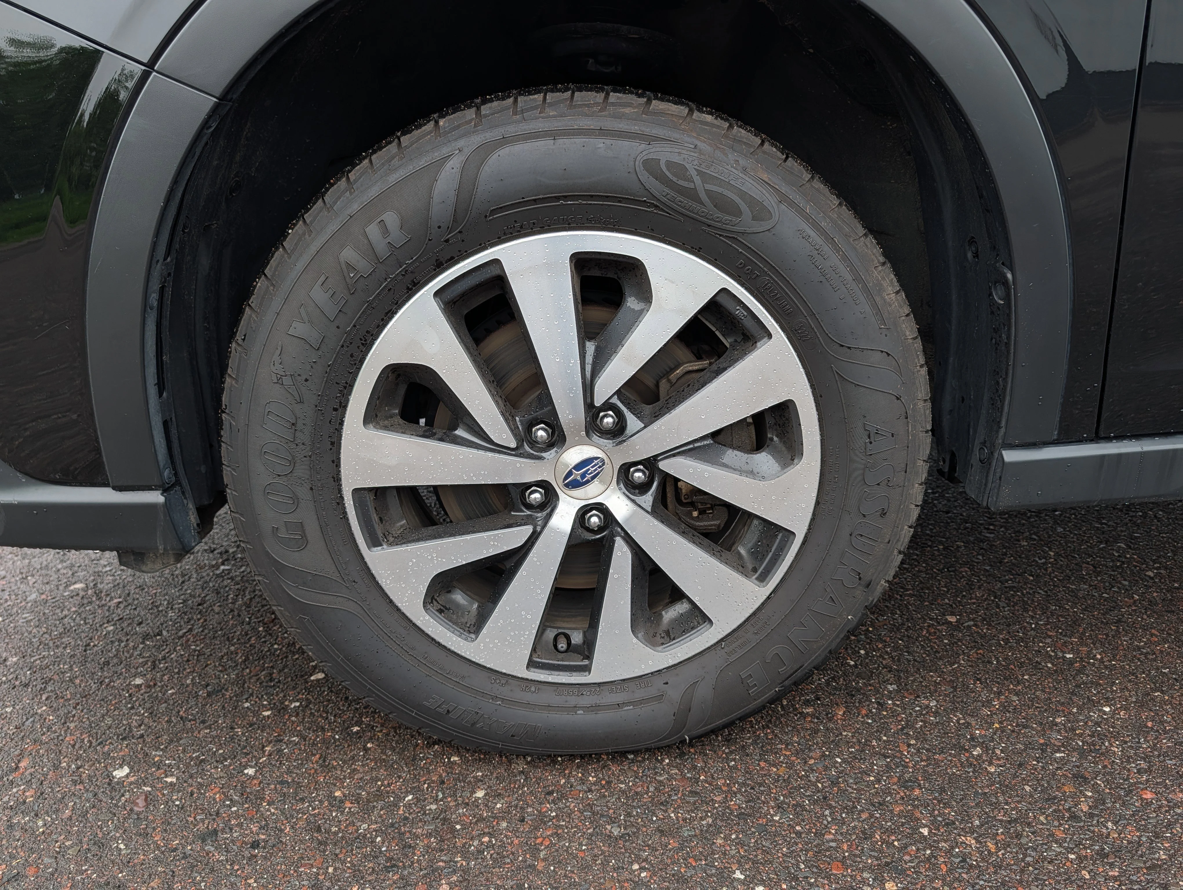 Used 2022 Crystal Black Silica Subaru Premium image 15