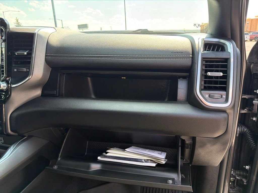 New 2026 Granite Crystal Metallic Clear-Coat Exterior Paint RAM Laramie image 47