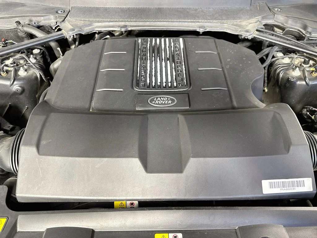 Used 2019 Black Land Rover 3.0L V6 Supercharged HSE image 41