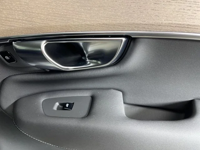 2025 Volvo XC90 Plus - Photo 30