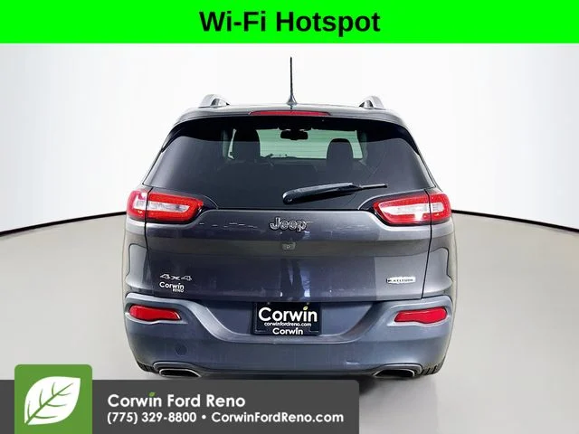 Used 2016 Granite Crystal Clearcoat Metallic Jeep Latitude image 6
