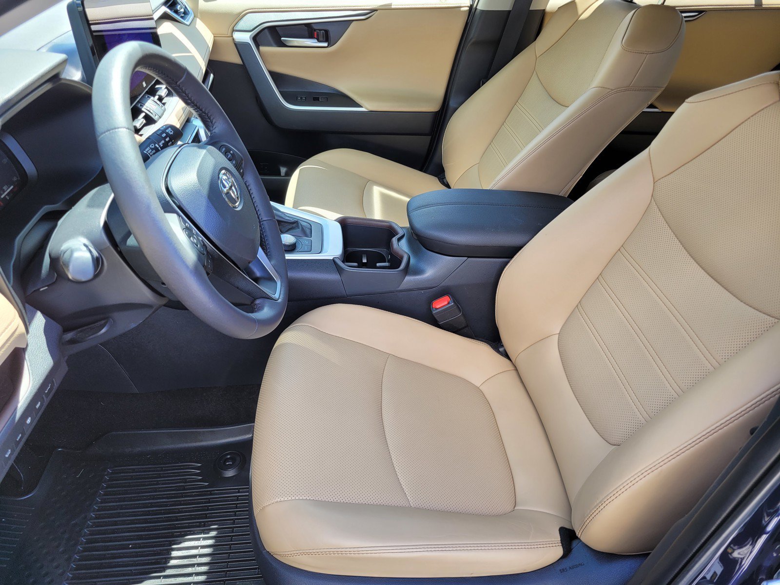 Used 2025  Toyota Limited image 16
