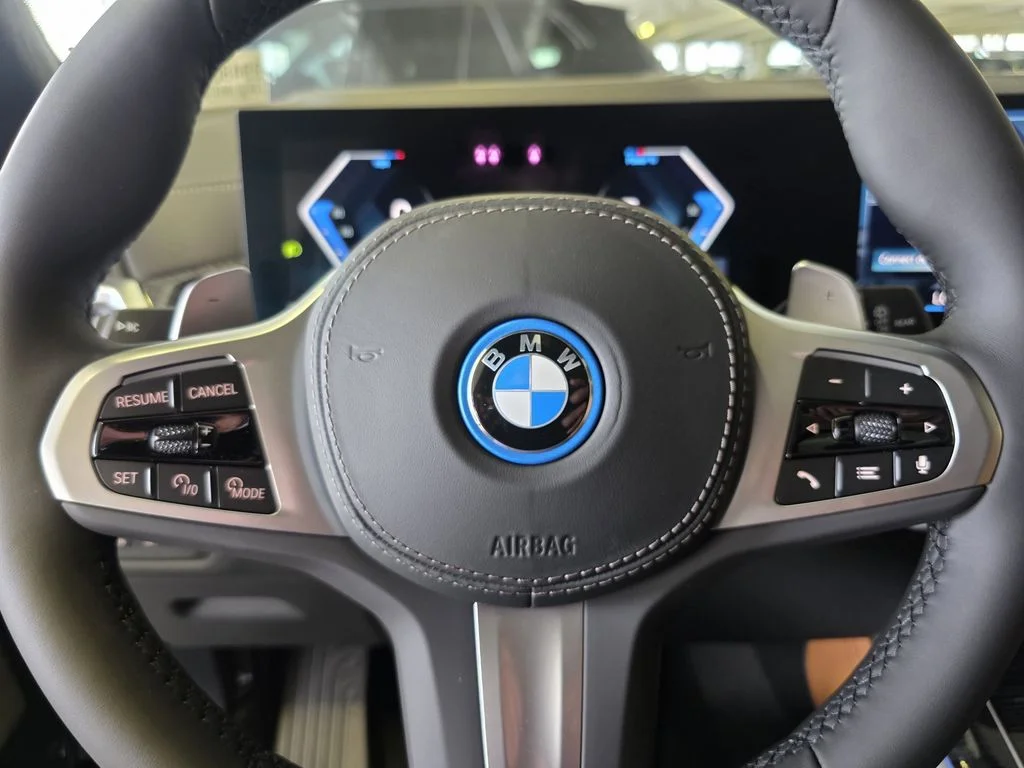 New 2026 Carbon Black Metallic BMW xDrive50e image 21