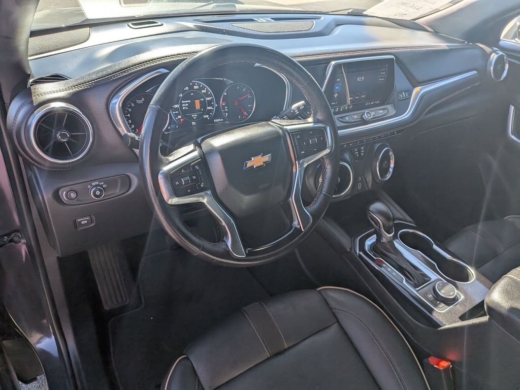 Used 2022 Iron Gray Metallic Chevrolet Premier image 10