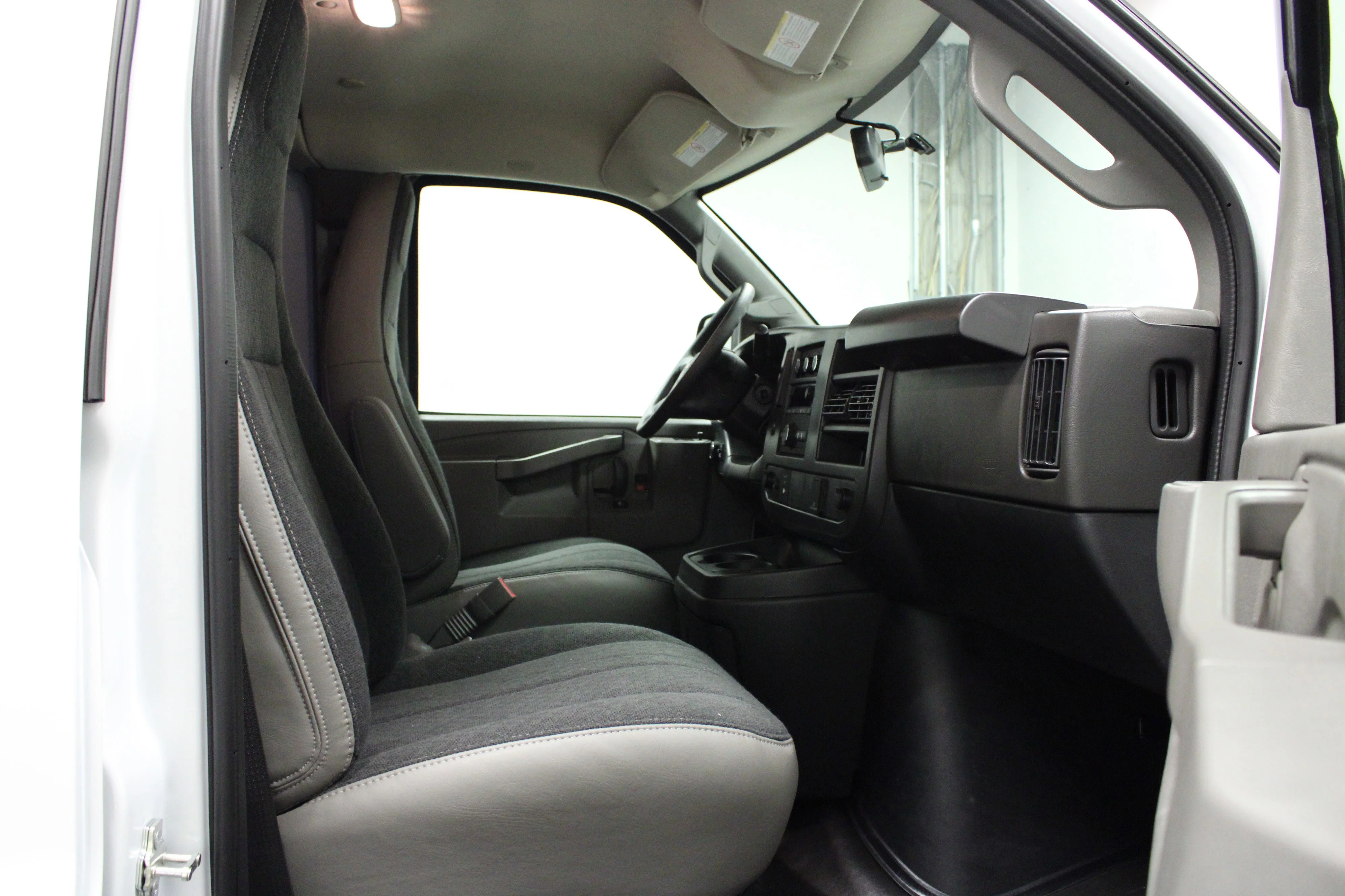 New 2026 Summit White GMC Work Van image 15