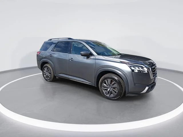 Used 2022 Gray Nissan SV image 2
