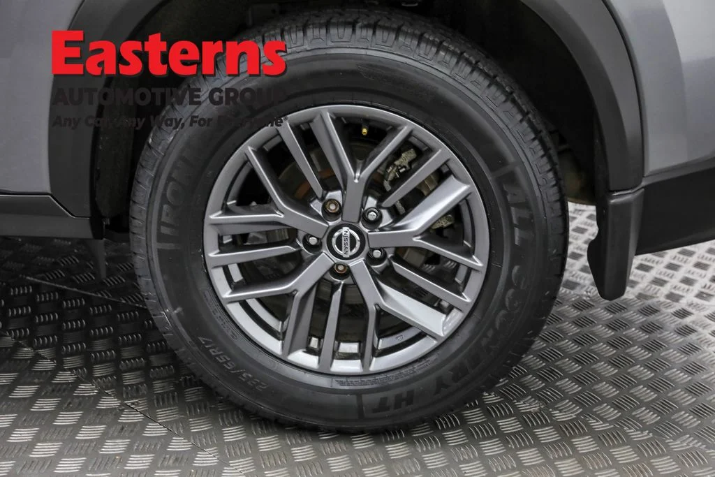Used 2021 Gray Nissan S image 33