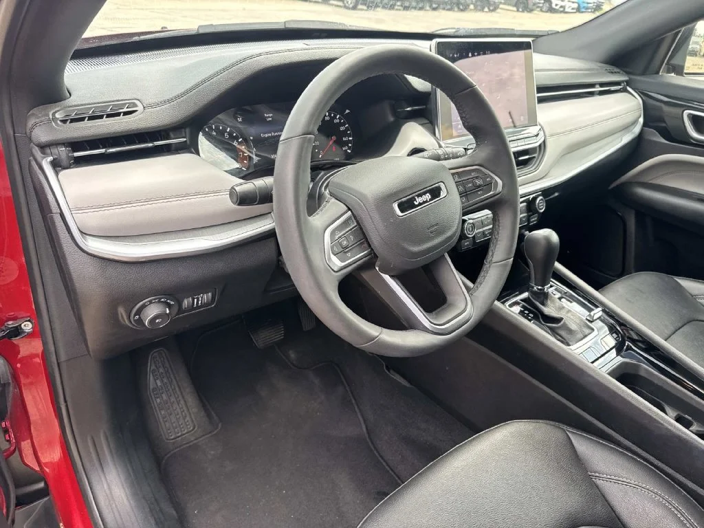 Used 2025 Red Jeep Limited image 27