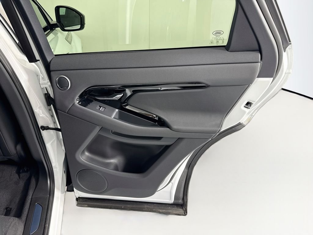 New 2026 Fuji White Land Rover Hoxton Edition image 29