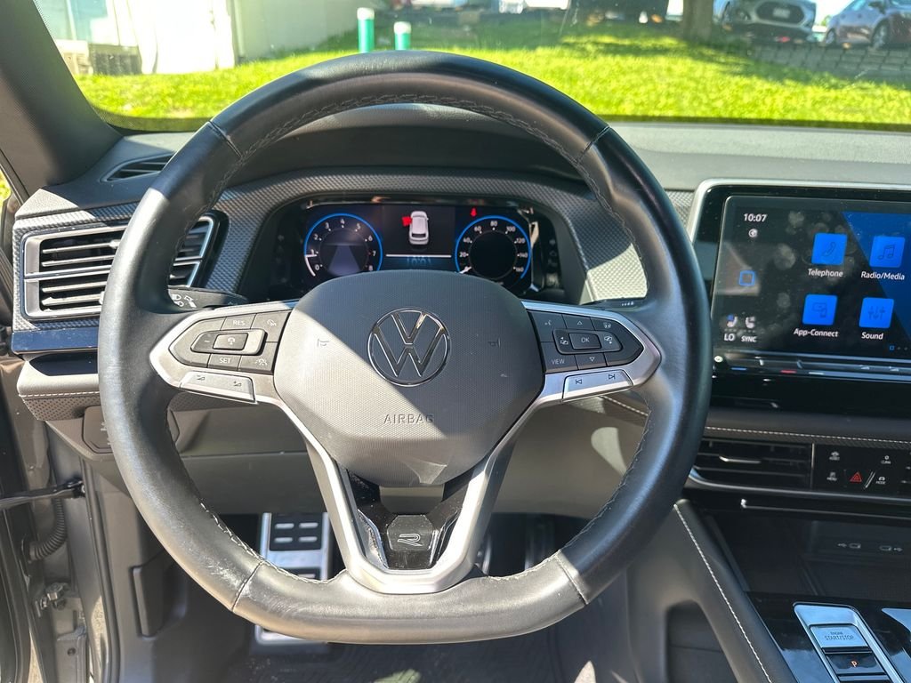 Used 2024 Gray Volkswagen 2.0T SEL R-Line image 46