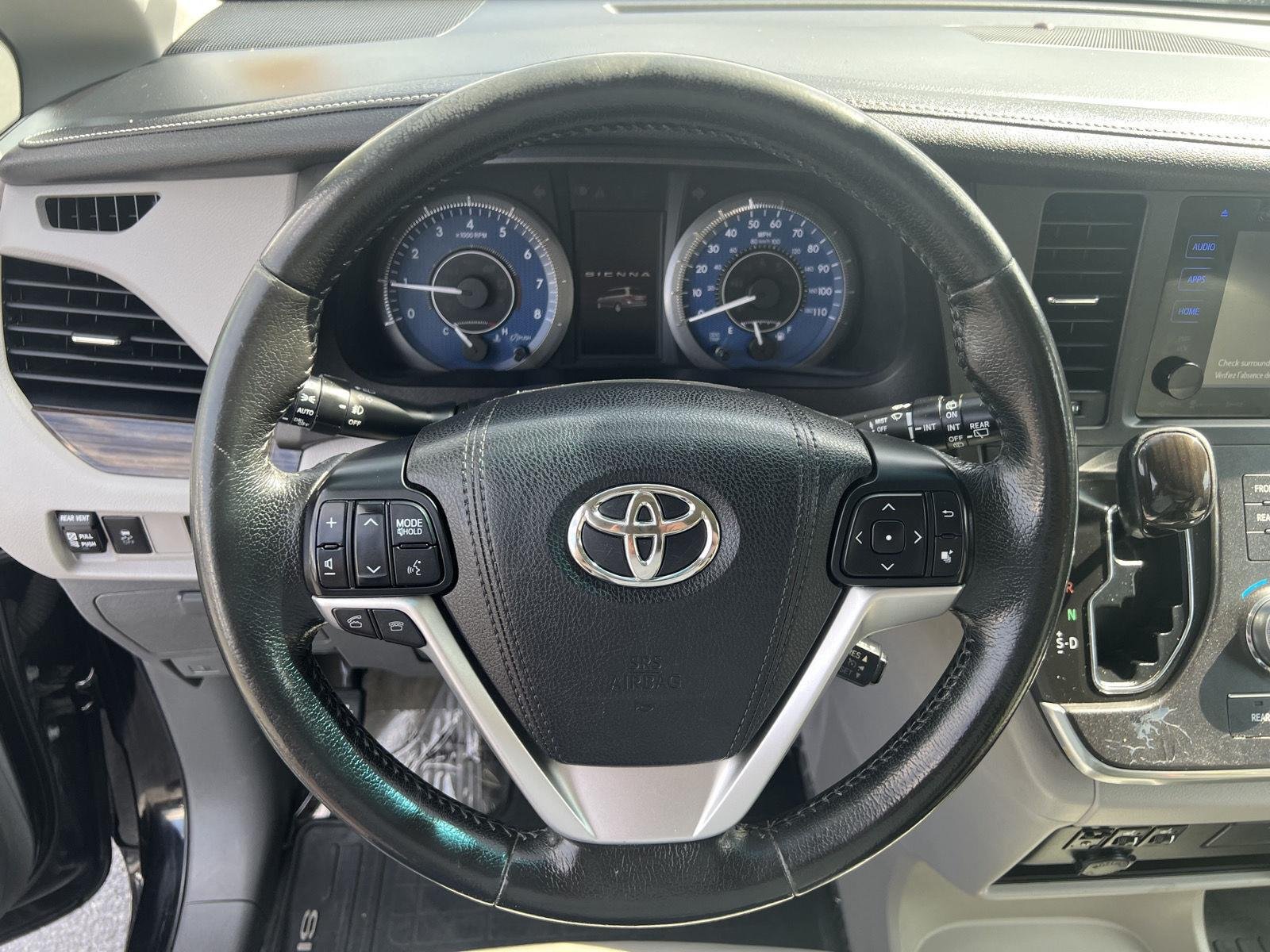 2016 Toyota Sienna XLE - Photo 21