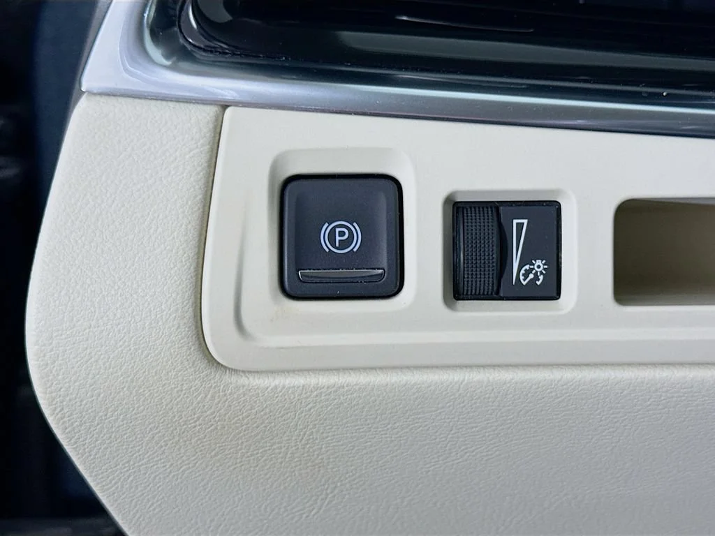 Used 2023 Wilder Metallic Cadillac Premium Luxury image 11
