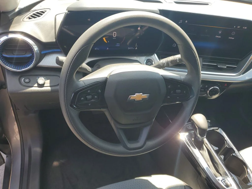 Used 2025 Gray Chevrolet LT image 14