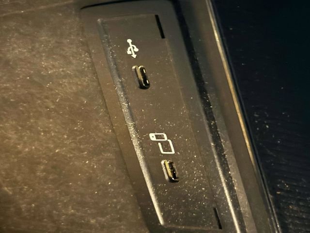 2021 Mercedes-Benz GLC GLC300 - Photo 29