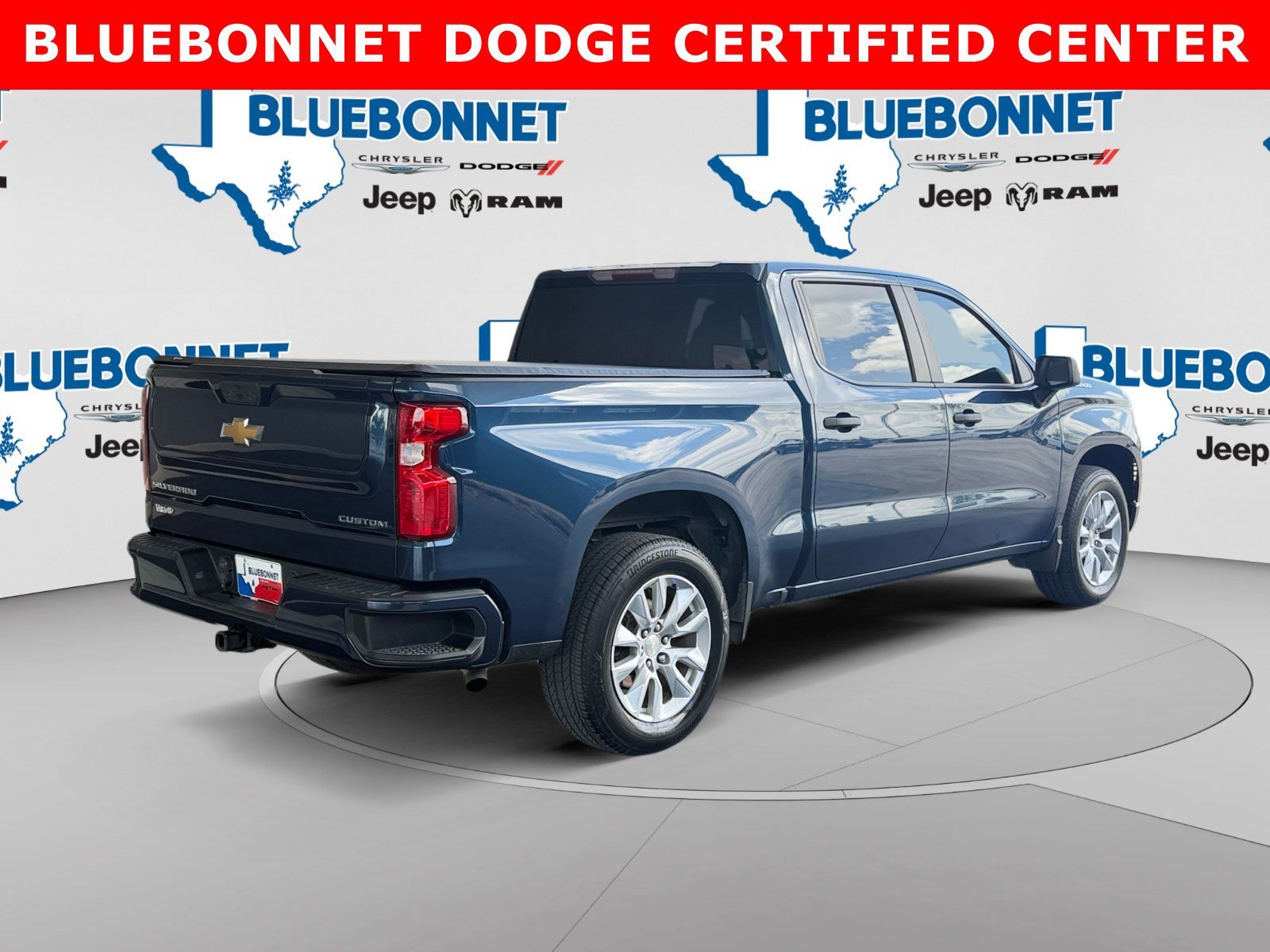 Used 2022 Northsky Blue Metallic Chevrolet Custom image 5