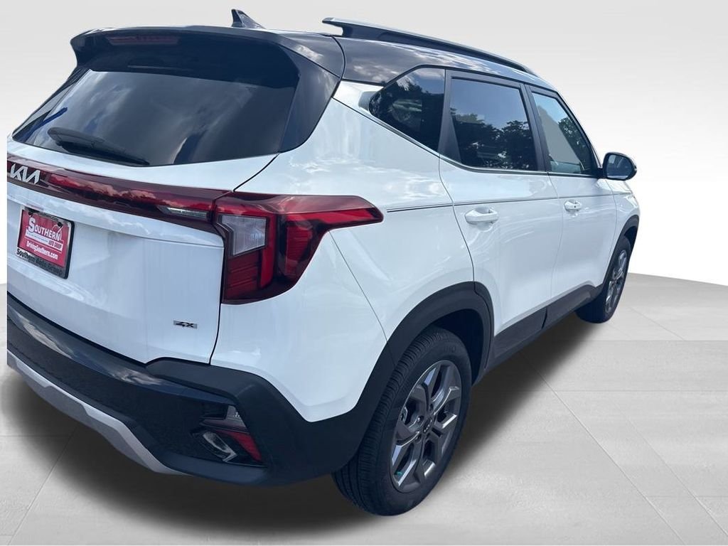 Used 2024 White Kia SX image 10