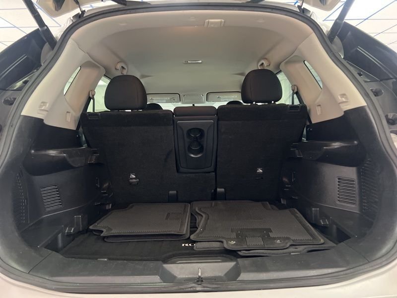 Used 2018 Silver Nissan SV image 8