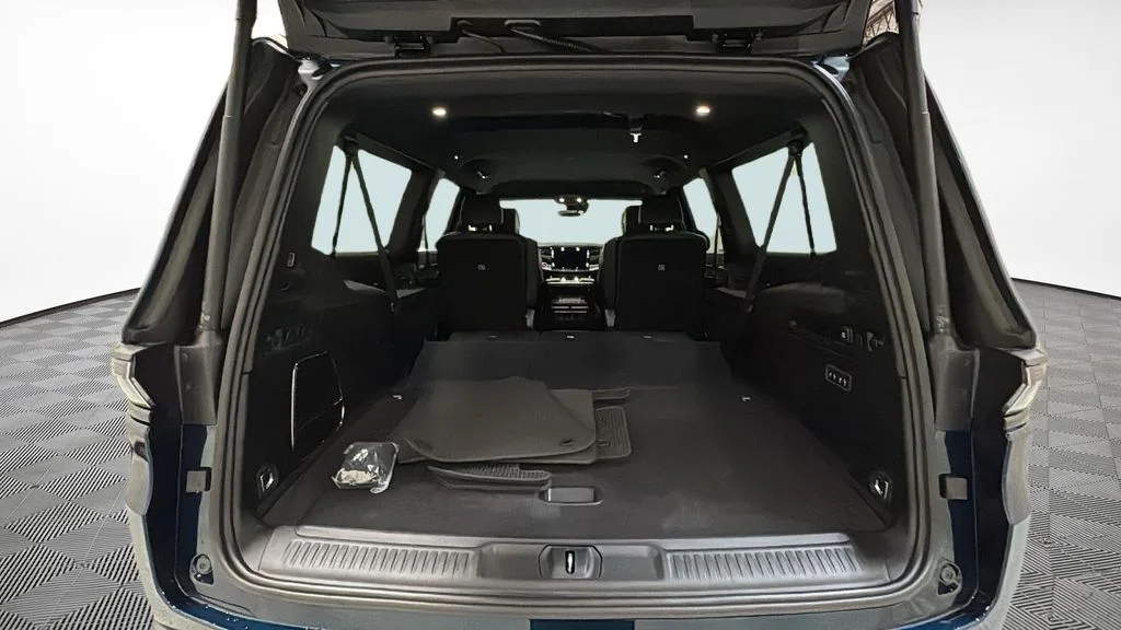 New 2026 Fathom Blue Pearl-Coat Exterior Paint (Late Availability) Jeep Limited Altitude image 13